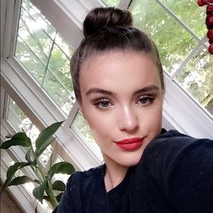 Meet your Posher, Emma